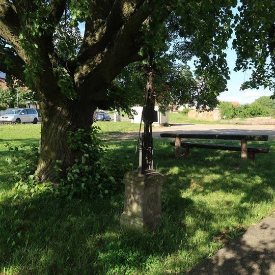 Kříž u koupaliště v Cerhovicích