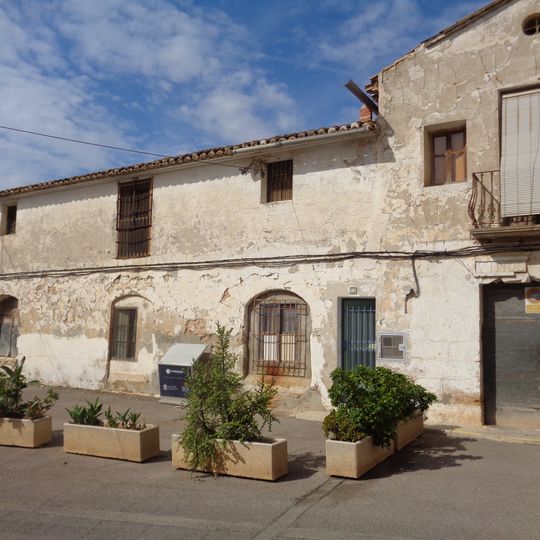 Building at 1 and 3 Secador street