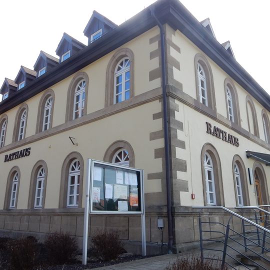 Ehemalige Schule, jetzt Rathaus