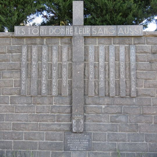 Monument aux fusillés du 22 août 1944 de Saint-Loup