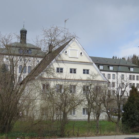 Ehemaliges Hospitium des Klosters, jetzt Wohn- und Geschäftshaus