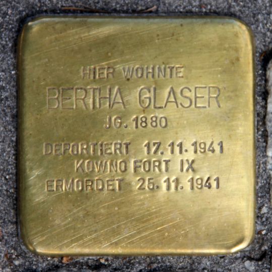 Stolperstein en memoria de Bertha Glaser