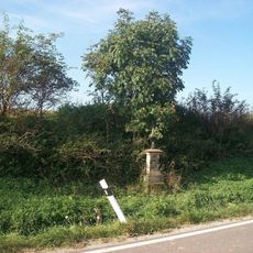 Kříž nad Chrášťovicemi