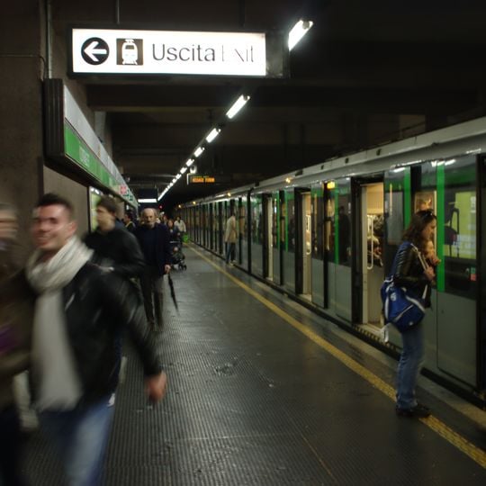 Porta Genova FS metro station