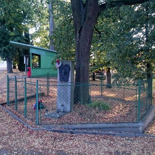 Pomník padlým v Ouběnicích