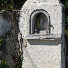 Chiesa cattolica, capitello votivo