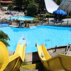 Wet 'n Wild Emerald Pointe