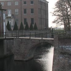 Brug tussen bastion en voorplein