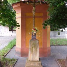 Kříž u kapličky v ulici Anastázova