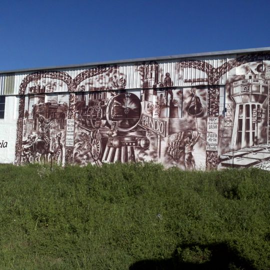 Pintura mural en pared de Expo-Feria de Pando