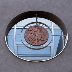 Relief at nábřeží Závodu míru 2737