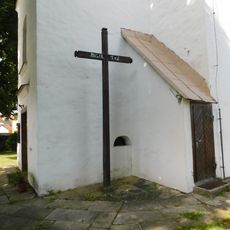 Misijní kříž u kostela ve Střížkově