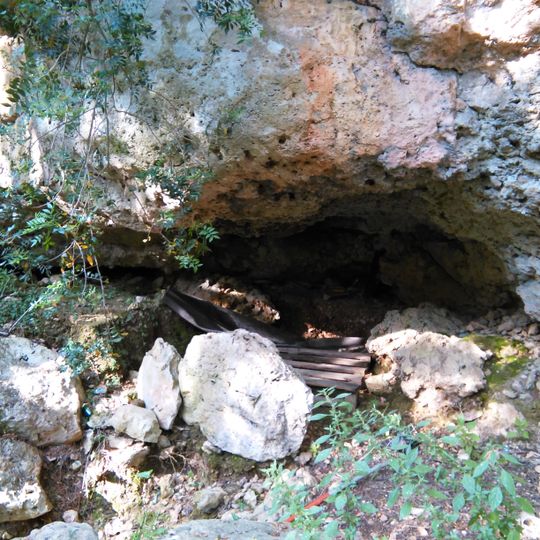 Coves de Son Verí de Baix