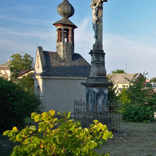 Kříž ve Veselí u kaple