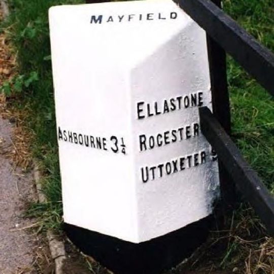 Milepost Approximately 10 Yards North West Of Red House At Ngr Sk 1400 4412