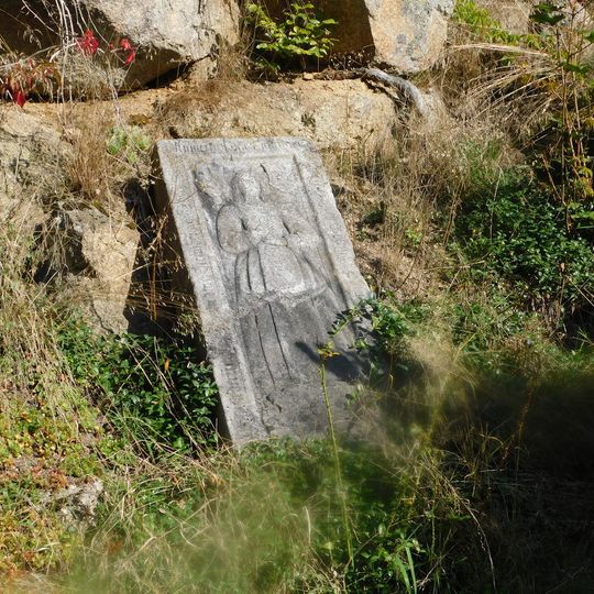 Náhrobník u polesí v Chodově