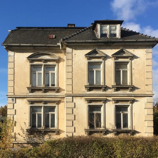 Ernst-Thälmann-Straße 3