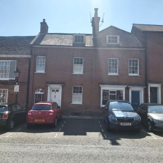 21 22, Castle Street