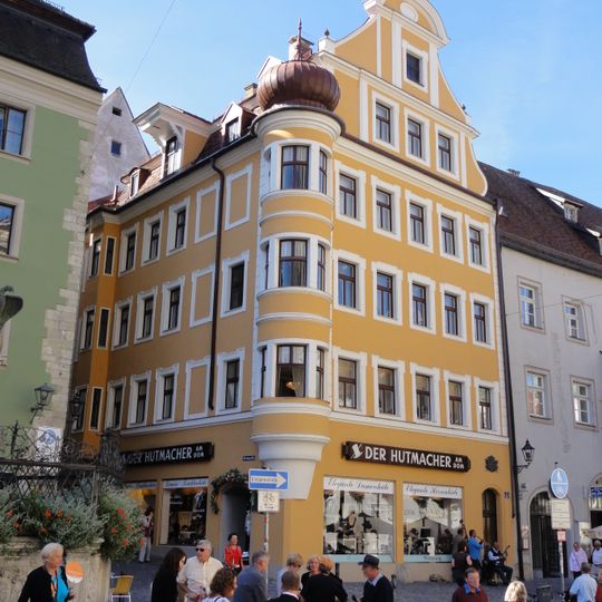 Wohn- und Geschäftshaus