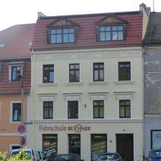 Wohnhaus in geschlossener Bebauung Demianiplatz 44