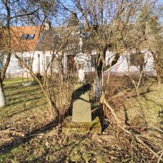 Kříž v jižní části vsi