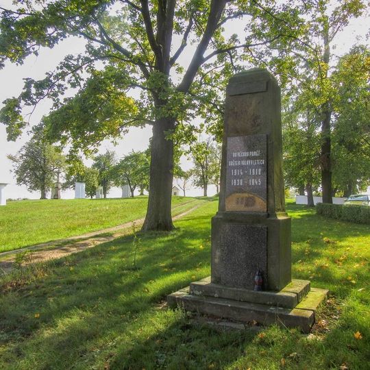 Pomník padlým v Mladějovicích u hřbitova