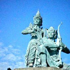 Statue of Bhagwan Sri Krishna & Arjuna