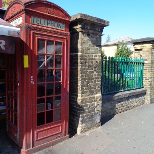 K2 Telephone Kiosk Outside Number 281, Green Lanes