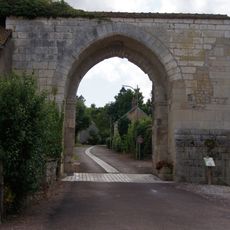 Enceinte de Saint-Vérain