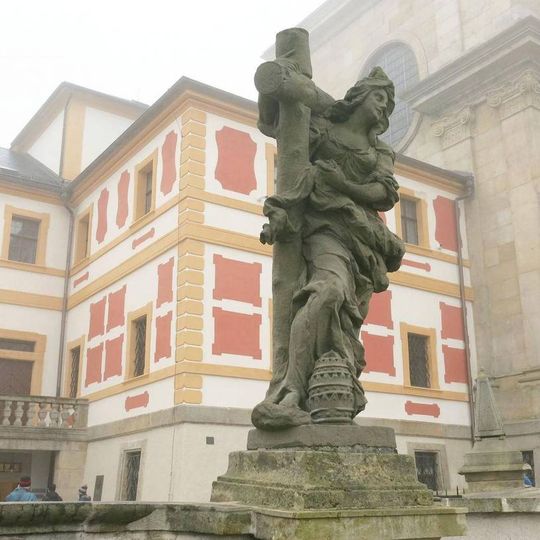 Socha alegorie Víra na terase špitálu v Kuksu