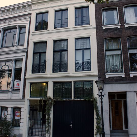 Pand met eenvoudige lijstgevel