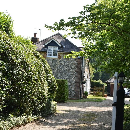 Lilac House  Pondfield House