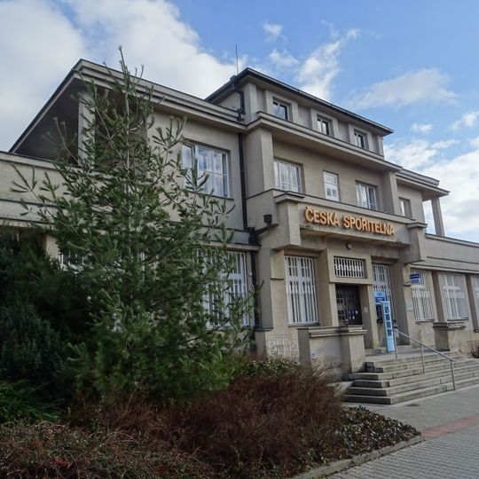 Budova spořitelny v Chlumci nad Cidlinou
