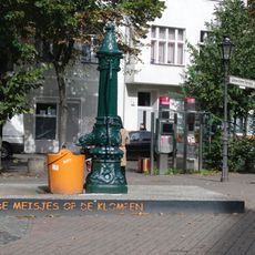 Sculpture, puits à eau, œuvre d’art