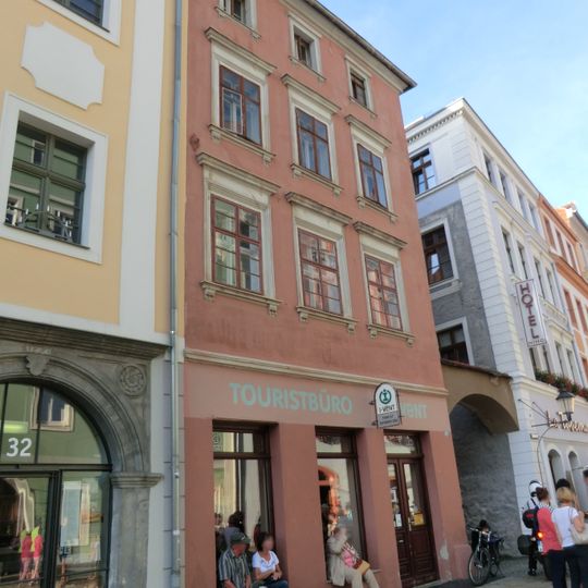 Wohnhaus in geschlossener Bebauung, Eckhaus, mit Schwibbogen zu Brüderstraße 1 Obermarkt 33