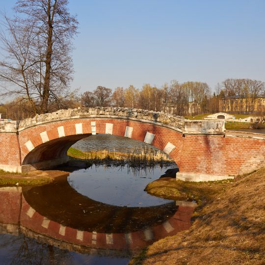 Горбатый мостик