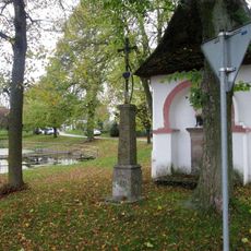 Kříž v Nové Vsi u kaple