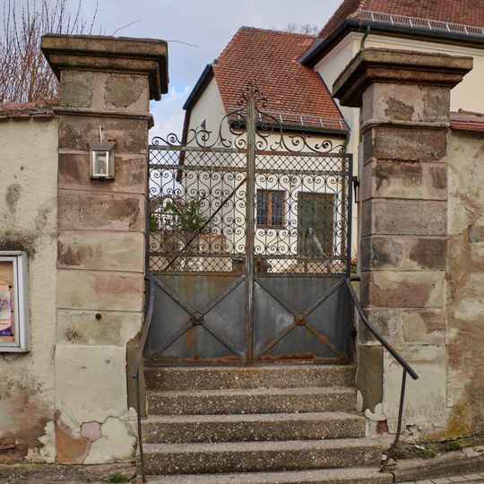 Friedhofsmauer Kirchenweg 4; Nähe Distlerweg; Nähe Windsbacher Straße in Ansbach