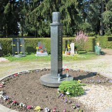 Pomník obětem nacismu na hřbitově v Novém Bydžově