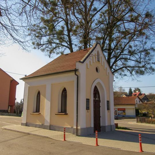 Pamětní desky v Sebranicích na kapli