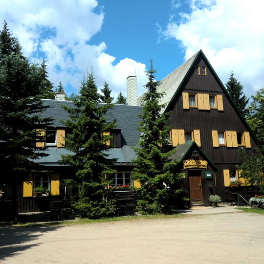 Hotel „Berghof Raupennest“ Zinnwalder Straße 38