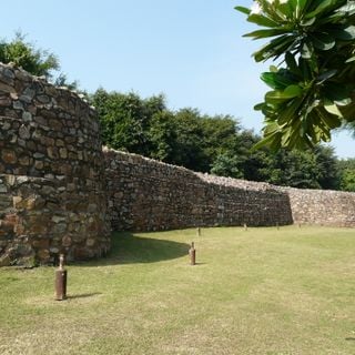 Jahanpanah and Rai Pithora's fort walls intersection point