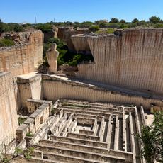 Labyrinth quarry