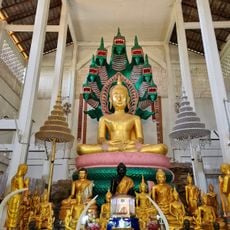 Wat Tham Apai Damrongtham