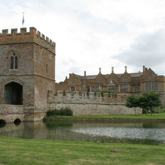 Broughton Castle, Gatehouse, Bridge And Curtain Wall