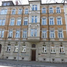 Mietshaus in geschlossener Bebauung Reichenhainer Straße 24