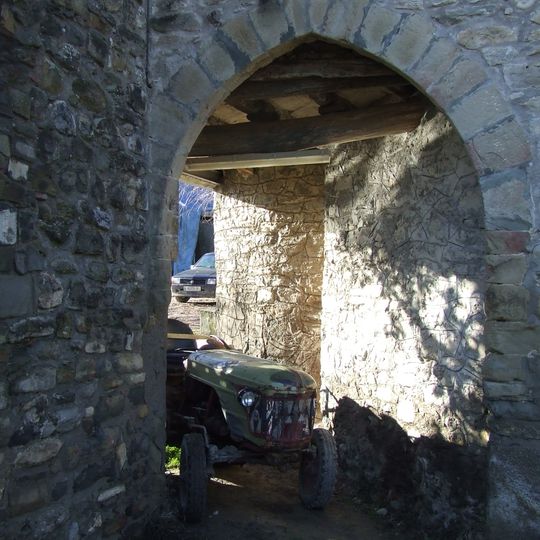 Porta del castell d'Eroles