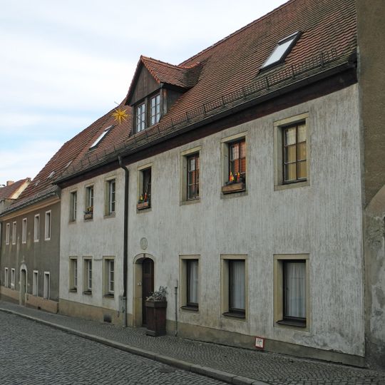 Wohnhaus in geschlossener Bebauung Leschestraße 7