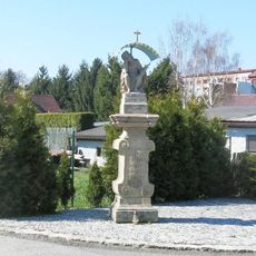 Socha odpočívajícího Krista v Potoční ulici v Markvarticích