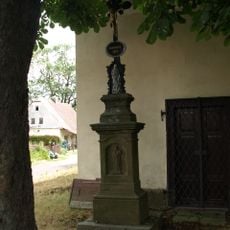 Kříž v Mezilesí u kaple Panny Marie Bolestné